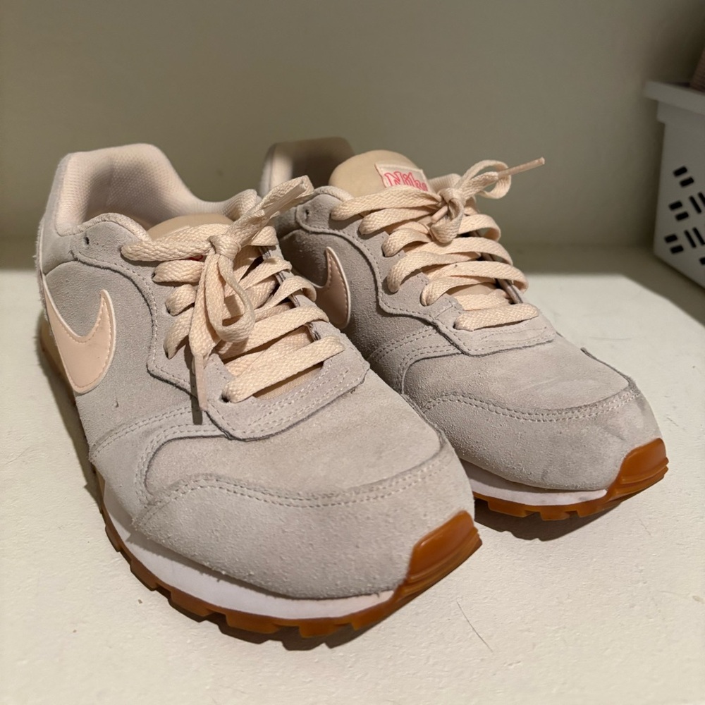 Nike women’s MD runner